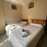 Al Lado Del Río En Cangas De Onís