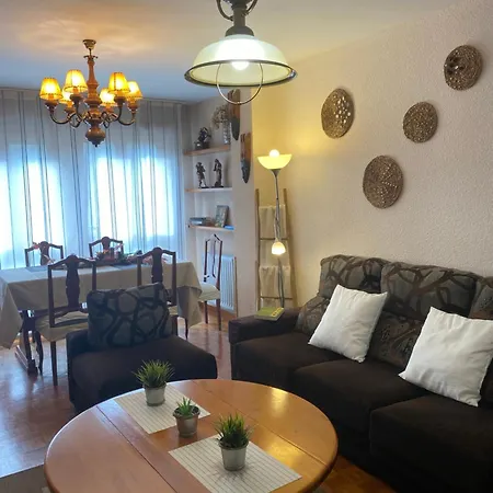 Al Lado Del Rio En Onís