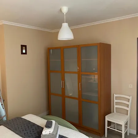 Al Lado Del Río En Cangas De Apartamento *