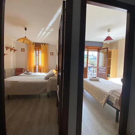 Al Lado Del Río En Cangas De *