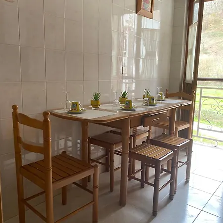 Al Lado Del Rio En *