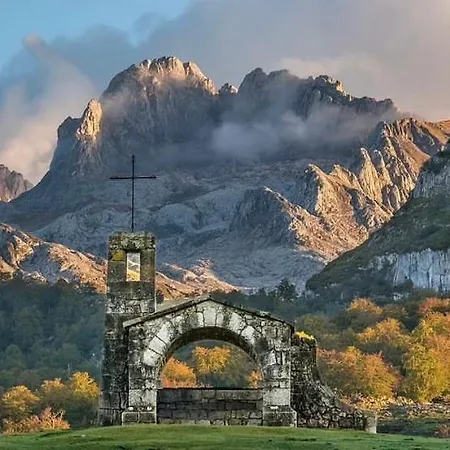 Al Lado Del Rio En شقة Onís